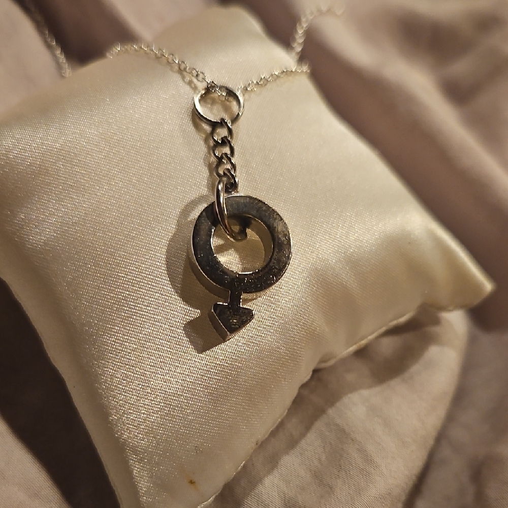 Male Symbol Silver Pendant Necklace